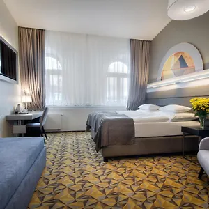 hotel-essence.praguehotelsweb.com/